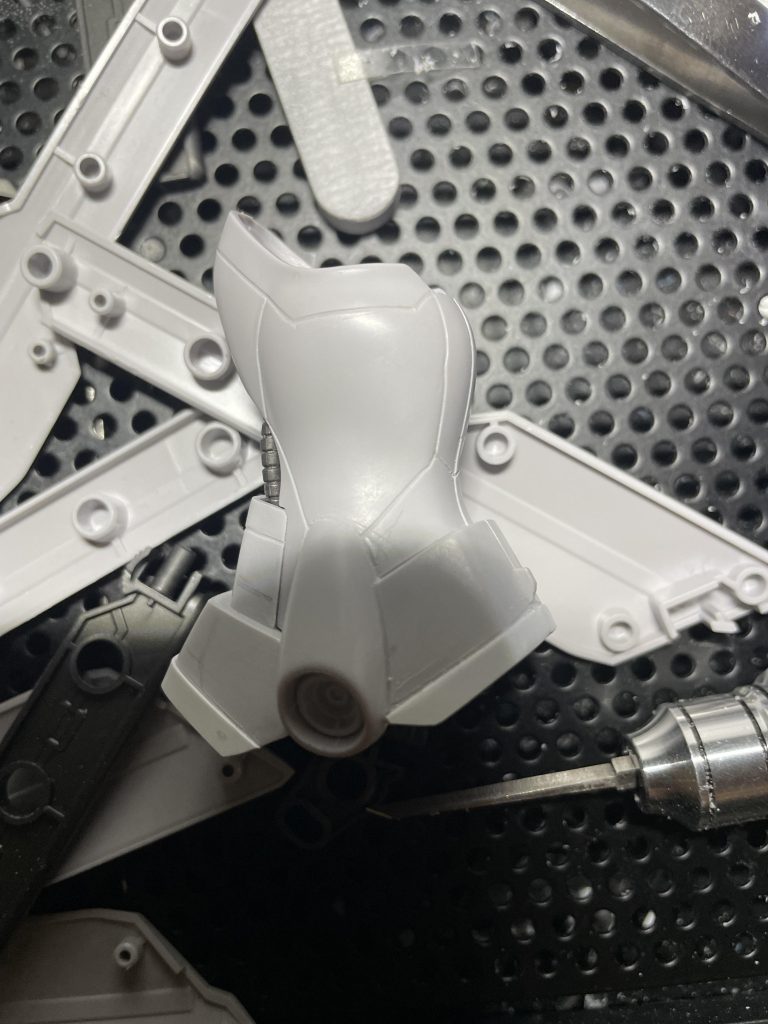 HGは筋彫りと塗り分けが大変ですよね