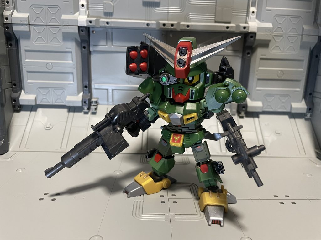 着せ替えも出来るので、通常のコマンドガンダムにも換装出来る様にしてます。