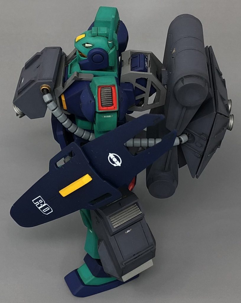 ネモさんのバックパックは後ろに長いのでそのままバリュートを装備させると後ろに更に長くなってしまうのが悩みどころなのですが、ネモさんの方のデザインを変えたくなかったので、長くなるの覚悟でそのまま装備出来る様にしました。今回のネモさんの所属はラーディッシュとしました。