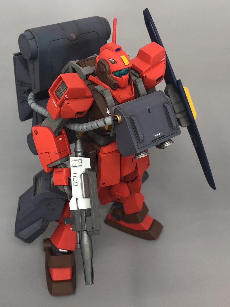 当初胸部ユニットに固定フレームを付ける予定は無かったんですが、バリュートを制作している同士の方がフレームを付けているのを見て格好良かったので自分も作ってみました。固定する機能は全く無い、見た目だけのダミーですがw