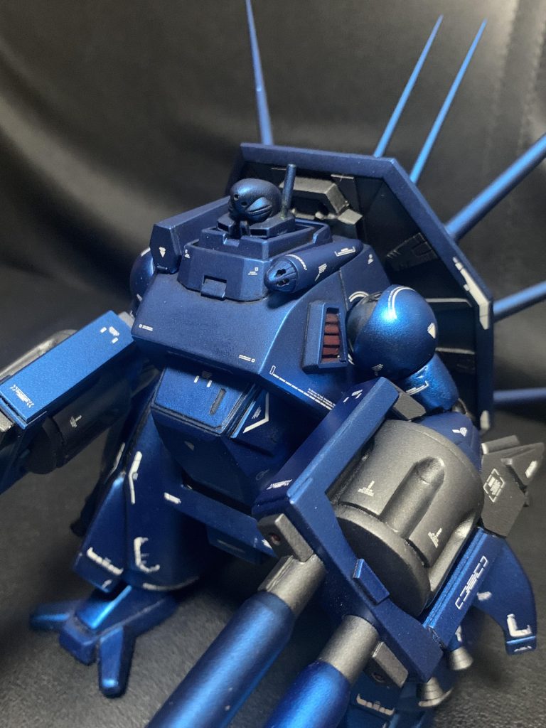 漫画や各種イラスト等を自分なりに咀嚼しつつ、他のクロボン好きな方々に違和感を持たれない事…を第一に心がけて形状出しをおこないました😊また、肩部に追加されているミサイルラックはネオジム磁石による設置なので、通常の「トトゥガ」への変更も可能です。