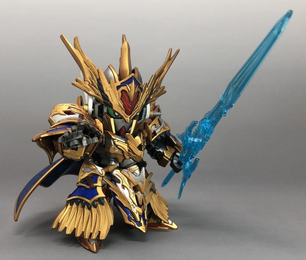 剣は塗装しようかと思ったのですが、いい塗り分け案が思いつかなかったのでそのままにしてあります。他のクリアパーツのデコレーションを付けるのは自分の好みに合わなかったので付けませんでした。