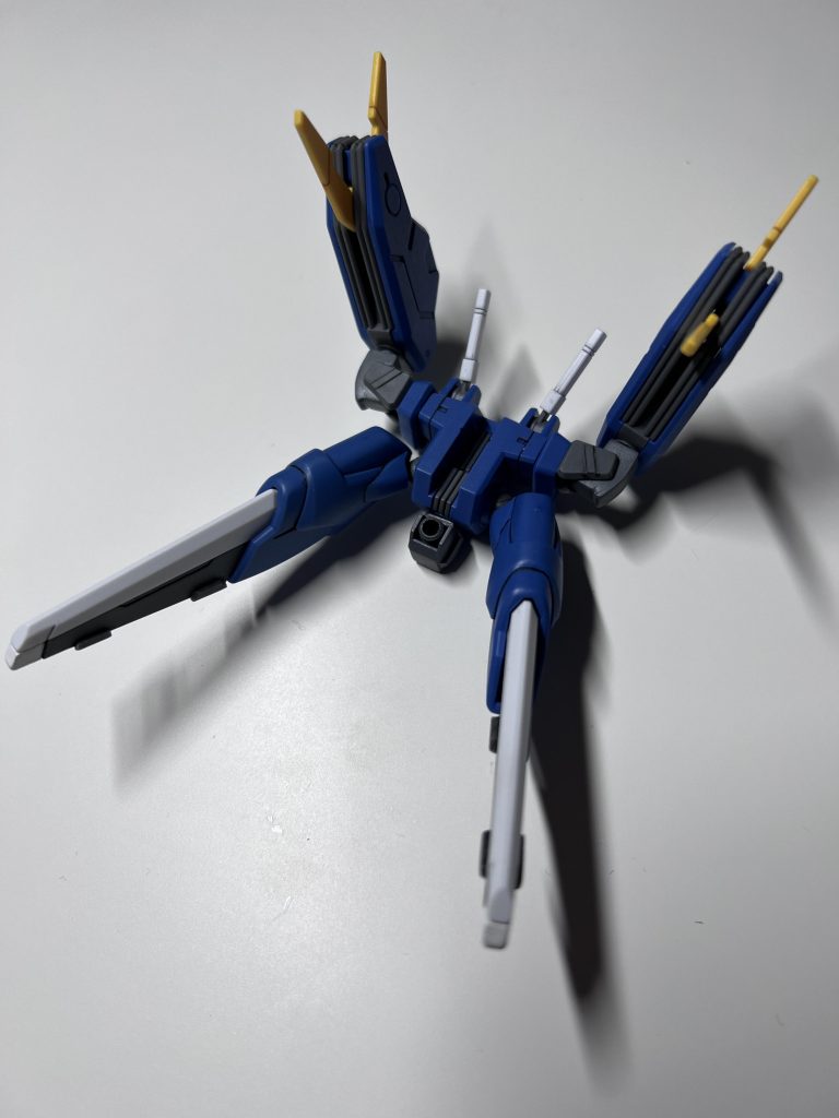 内股で飾れるようにバックパックにスタンドを刺すパーツを自作して着けてます。