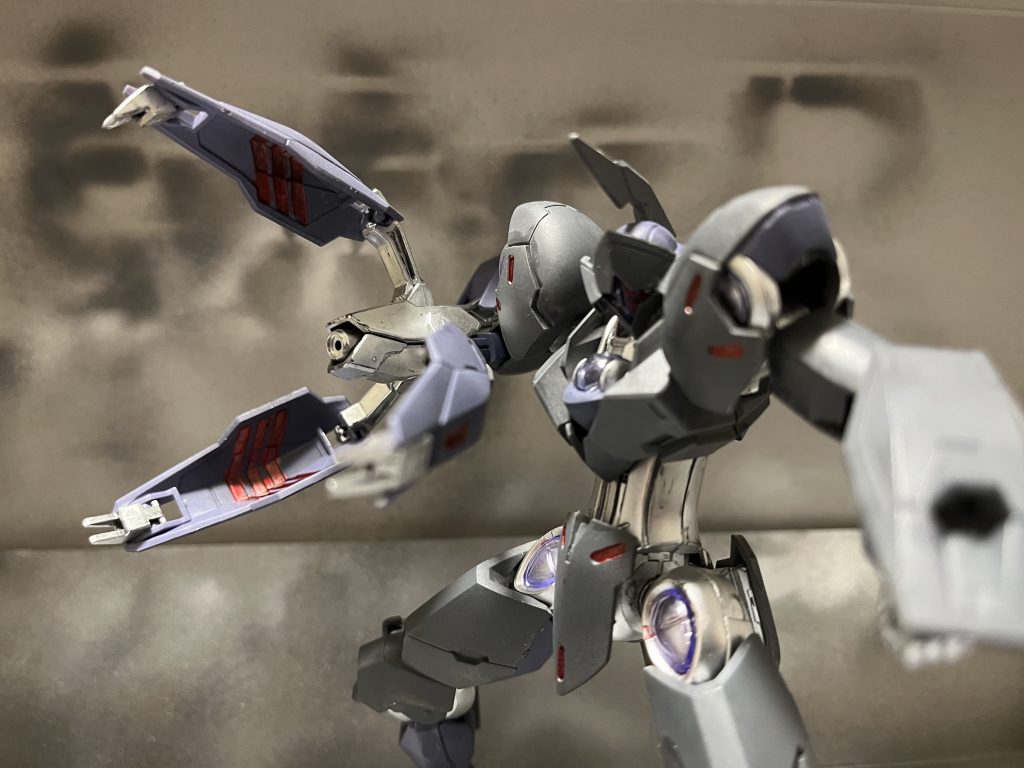 左手の武装は着脱可能！