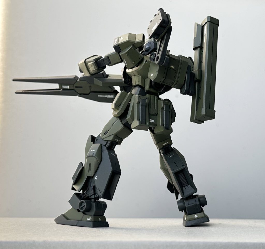 ザウォートヘヴィのランチャーもジャベリンあたりを背負ってる歩兵のようなシルエットになるのでとても気に入ってます