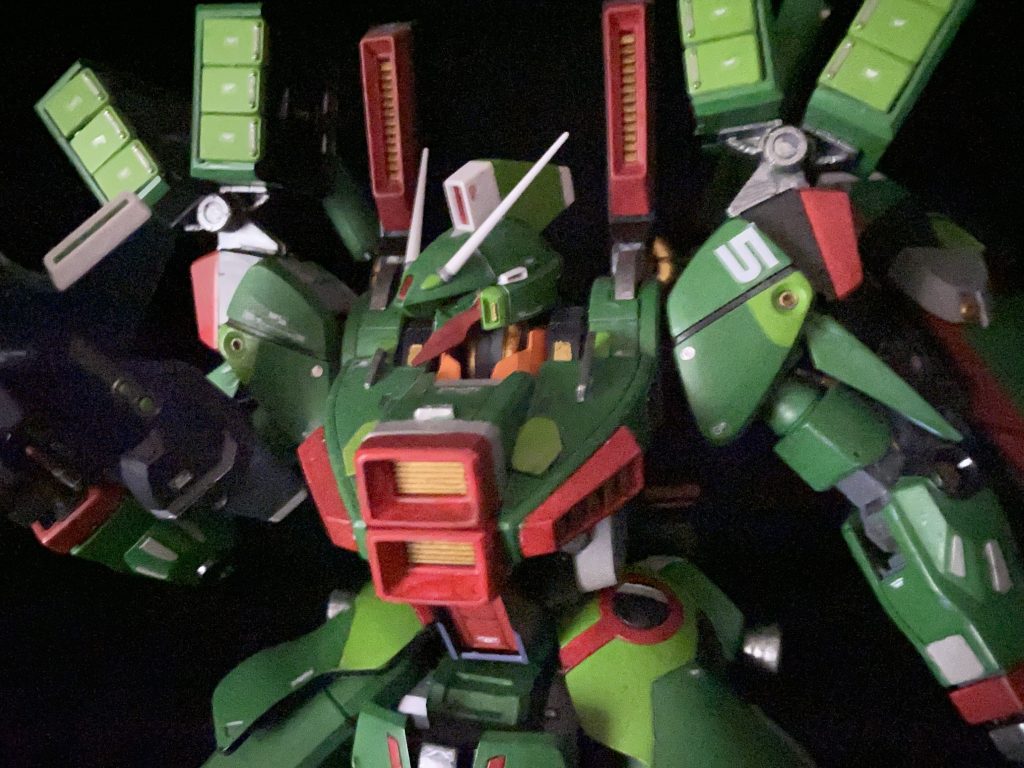 撮影ブースに入り切らず，写真はこれで終わりです。パソコンで色決めて、適した緑を探したりと、なかなか時間がかかりましたが、イメージ通りにできました。大型キットは疲れますねーほんとw