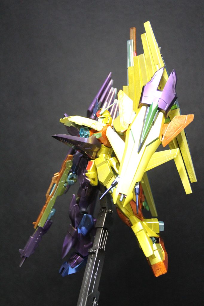 左側が「正義」なので左右逆になってます。縦をスペリオルっぽくしたかったのでバランス見て両足ともに盛ってます。