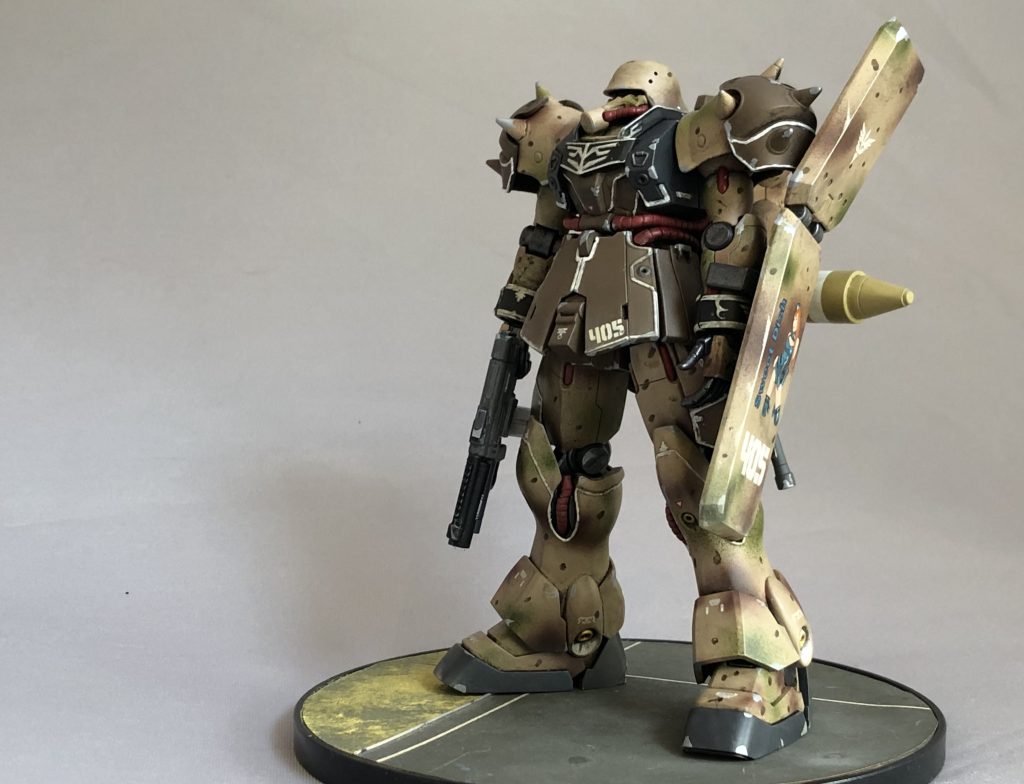 動力パイプは差し色としてワインレッドにしてみました。キャラクターモデルとしての「映え」も必要かな?って。