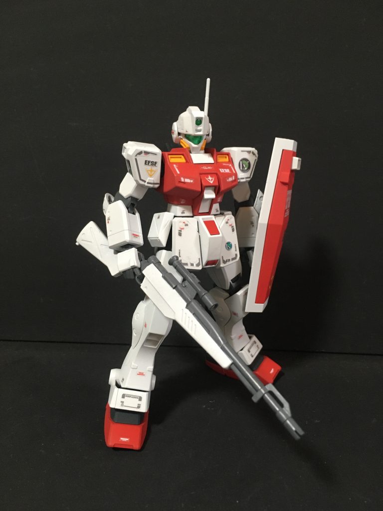 シールドはジム用に変更しています。