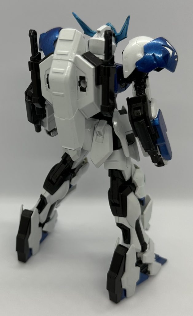 リアビューちなみにこの機体、ベースのストライクは発売当時に買ったHGCEをベースに何度も改修してこの姿に辿り着いたのでラテン語で「相棒」を意味する「Socium」の名を付けました