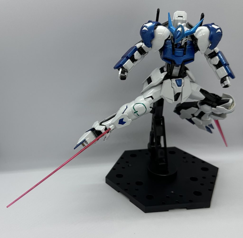 脚部ビームサーベル実弾縛りだとタカをくくった相手をわからせる為に搭載ベースはストライクなんで問題はありません???「トゥ!! ヘァー!!」