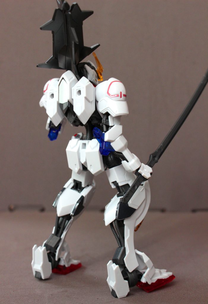 製作開始は4歳9か月の頃でしたが、頭と胴体だけ作って満足しちゃっててずっと寝かせてました。平成~令和ライダーの動画をほぼ見終えて、何の気なしに見せたオルフェンズにハマり製作再開→無事に完成となりました!