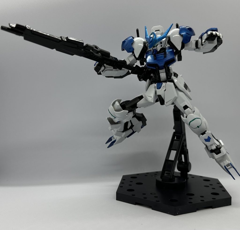 ライフルモード鉄血風がコンセプトなのでリニアライフルですまたルプスのソードメイスのように砲身を格闘武器として使えたりもします