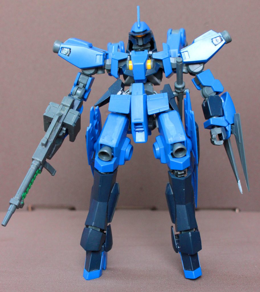 前回のバルバトスを作った後、はるまきのガンプラ熱が冷めずに即座に次の機体を要求。いやいや、ガンプラは品薄なんだってば…と言うことで、おとしゃん手持ちのシュヴァルベグレイズを提供しました。