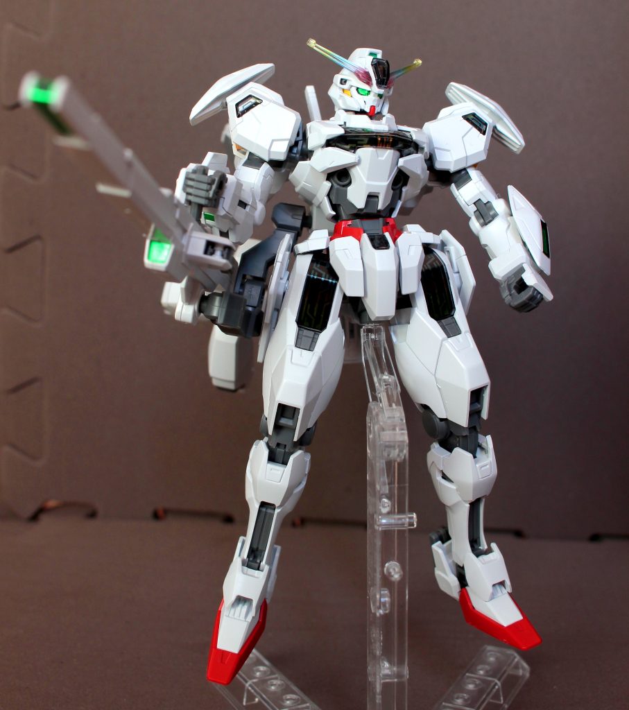 HGですが少し弄ってあげるだけで格段にカッコよくなるキットだと思います。おとしゃん的には1/100のフルメカが発売されたら確保しておきたいです。