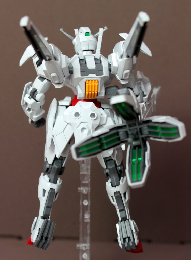 エアリアルに比べれば少しプロポーションが改善された感じですね。箒を付けると自立出来ないので、完成してもはるまきは眺めるだけで、あまり遊ばないまま箱に仕舞われてしまいました。