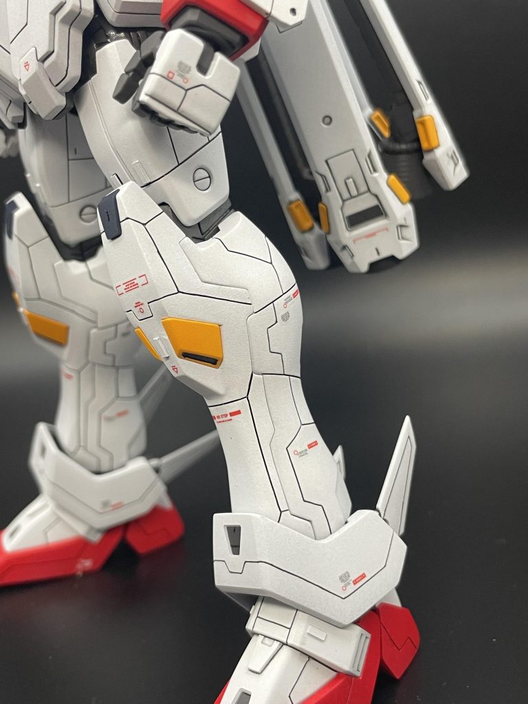 足の筋彫りには力を入れました