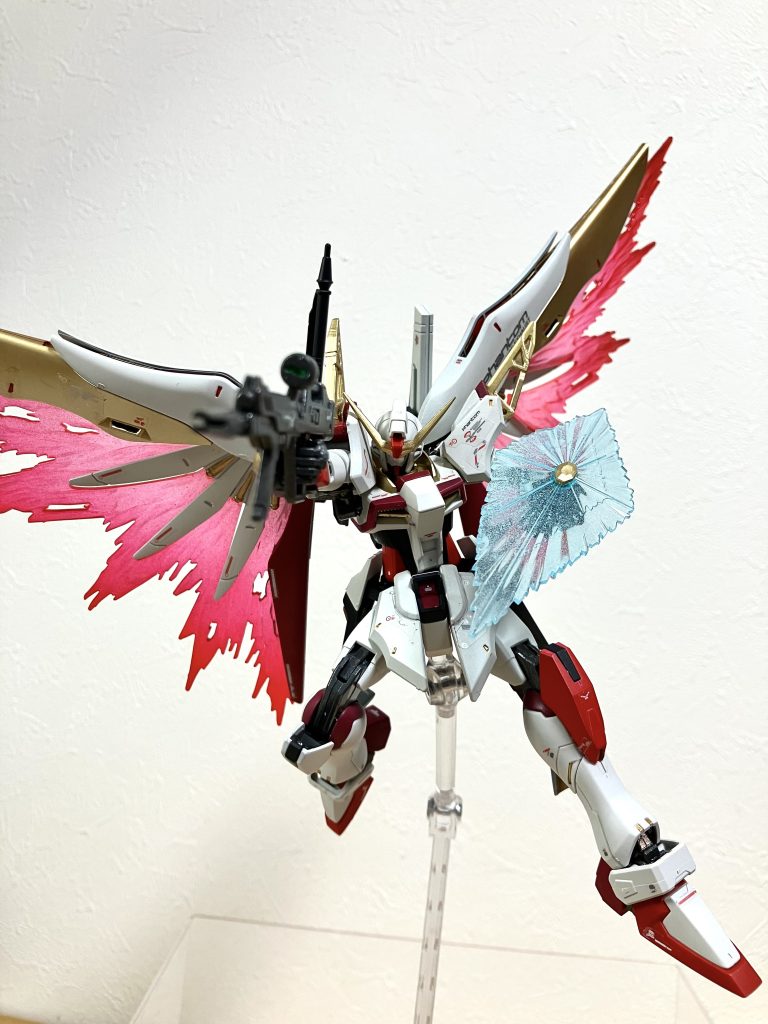 シールドは、ビームシールドのみにしました。これも少し粒子が見えるように軽く塗装しています。