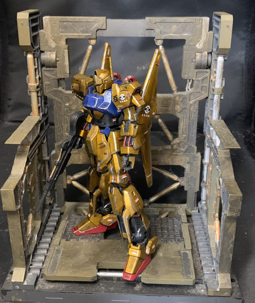 珍しくデカールとか貼っております。サンダーボルトの奴です、あとはエウーゴマーク。サンダーボルトのデカールはけっこうくっきりアクセントをしてくれるのでかなり好みです。