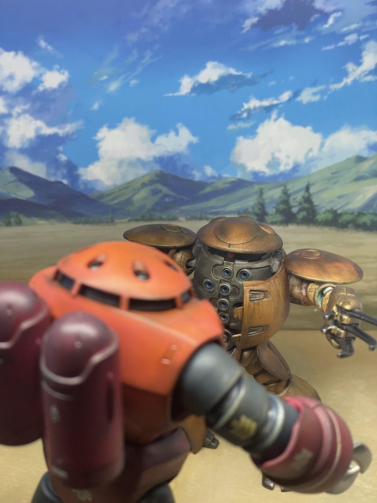 最近息子からの「だっこして」が厳しくなってきて子供の成長を感じます。わかりづらいのですがモビルカプルの爪3本が一体パーツだったので分割して真鍮線通して独立して動くようにしています。