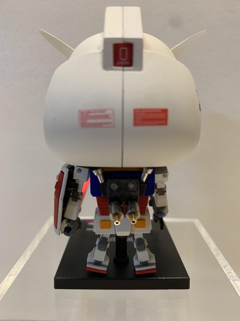 バーニアとサーベルもメタルパーツ。ホントは後ハメ加工して頭部の合わせ目消したかったんですが挫折しました。次は頑張ってνガンダム作ります!