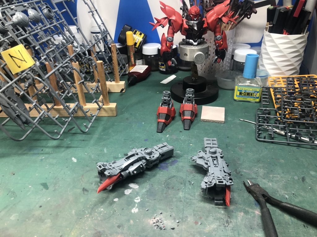 仮組工程です。想像よりも大きいMSで作り始めたことを後悔しました。仮組