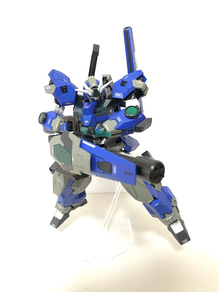 「GNビームガトリングガン」GNスモールシールドとクリスタルセンサーを追加し、00味のある武器にしました。