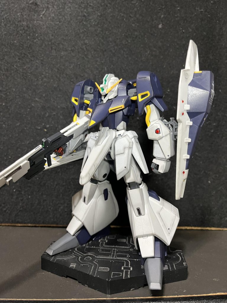 ビーライとシールドブースターはヘイズルから拝借しました手パーツはヒートブレードを握れるように削り調整してます