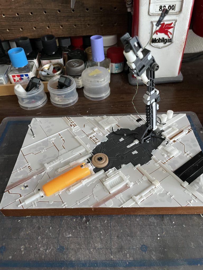 なんか去年のGBWCでも似たようなの作ってるんだよなぁ。あと配線は隠す気無し。逆にダミーの配線をごちゃらせてごまかす作戦です。