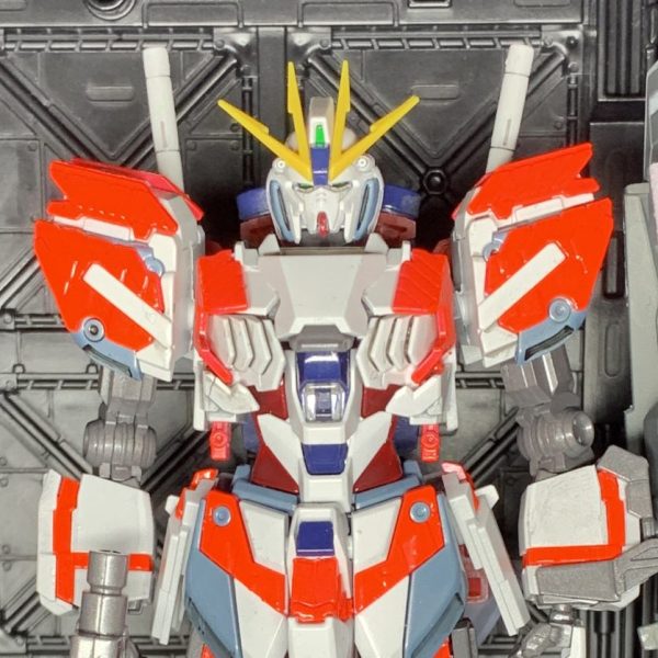 ナラティブガンダムＣ装備　蛍光塗料で塗装