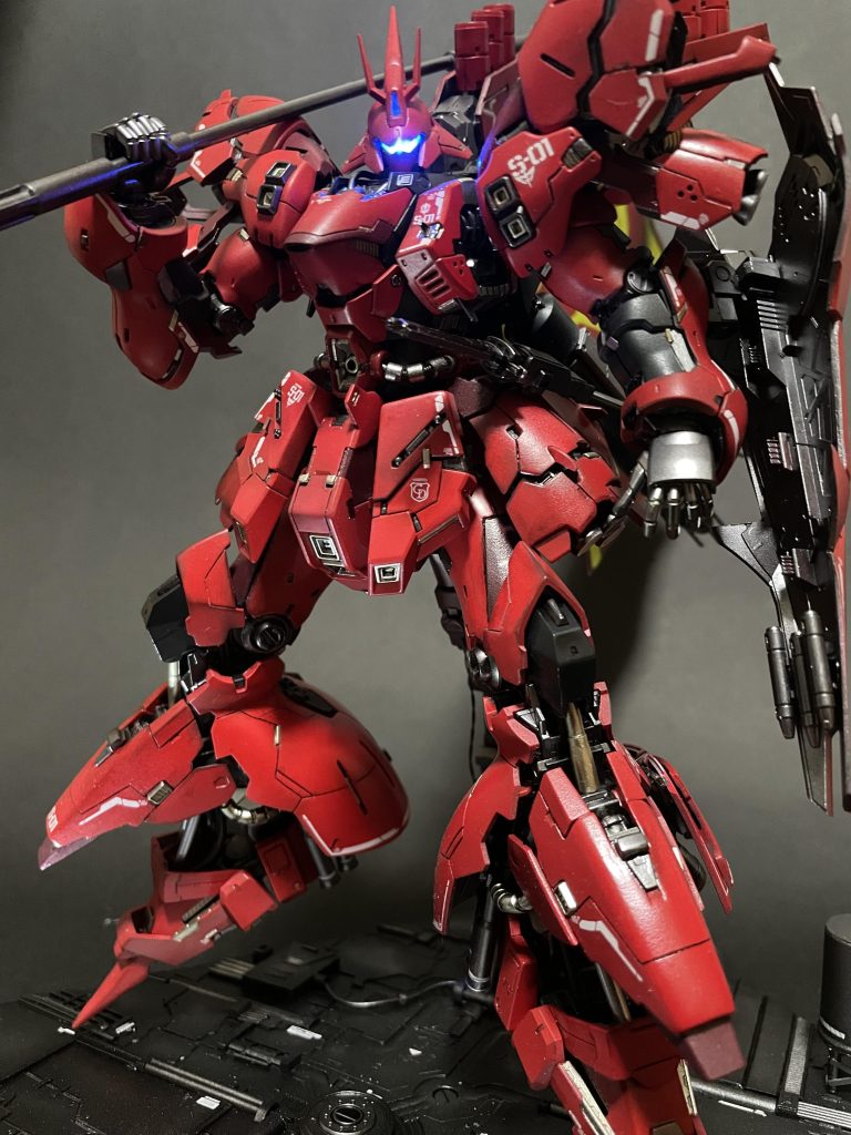 工作は、スジボリの追加とプラ材やディティールアップパーツの貼り付け等をちまちまと。