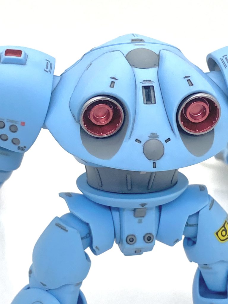 後ろのバーニア部はディテールが大変甘く、タガネで何度も彫り直しました。