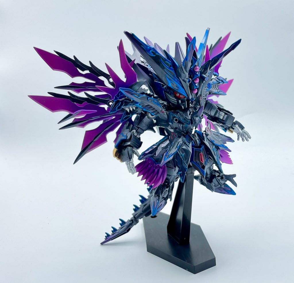 フロントドミナント(以下略)を自分好みのスタイルにし、古代の竜の力を色濃く宿す、というような設定でドラゴンぽさを増やしましたあらかじめ正直に白状しますがSD系はあまり世界観とかわかりません、履修する時間もなかったので好きにやらせて頂きましたスペリオルドラゴンは子供の頃よくわからんながらかっこよくて好きでした