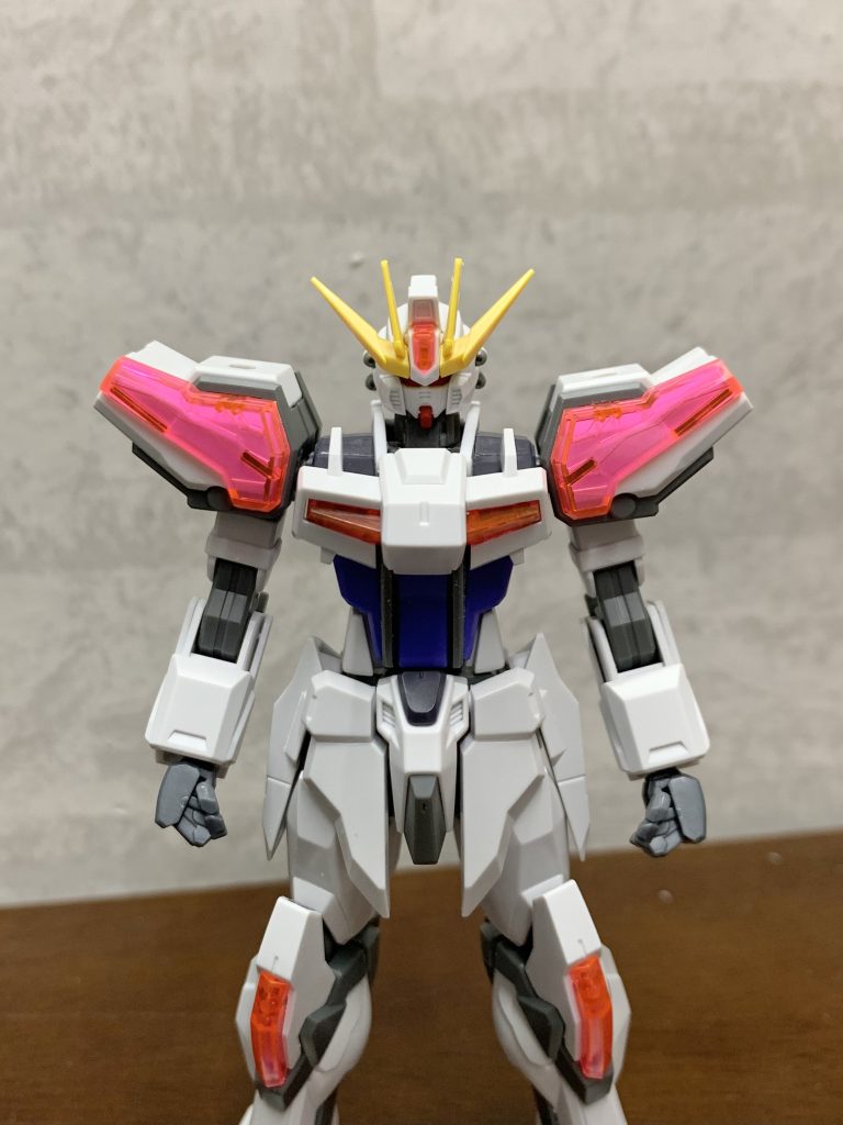 首を延長したら襟の短さが気になったので襟を2ミリ延長しました。