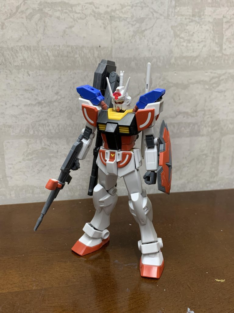 塗装前。肩のパイプのせいで稼働を殺してます（笑）