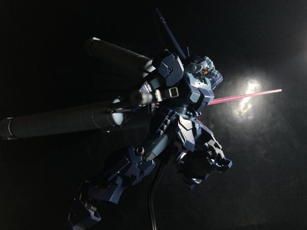 ビームライフルよりサーベルの方が似合いますね！