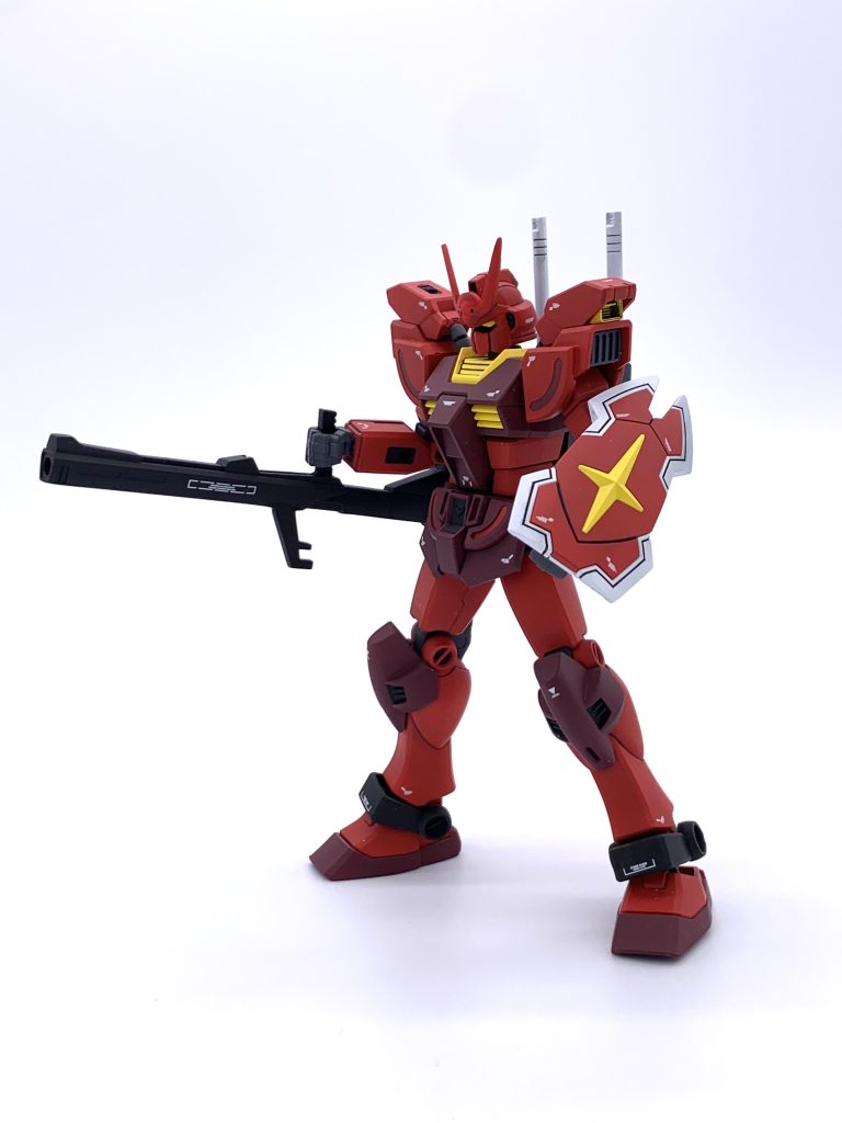 一応バズーカ持てます。ガンダムバズーカじゃないところがパチモン臭いですね。