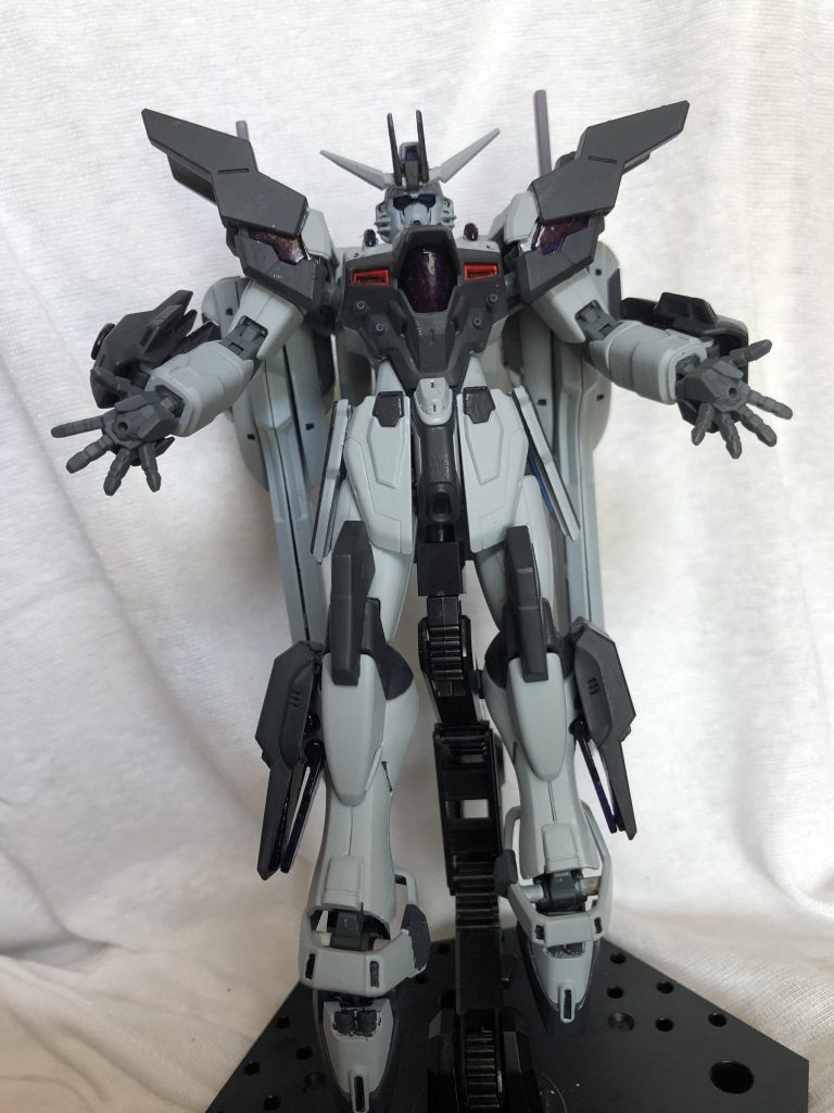 ガンダムセレネ–2枚目/制作者：ROBOM