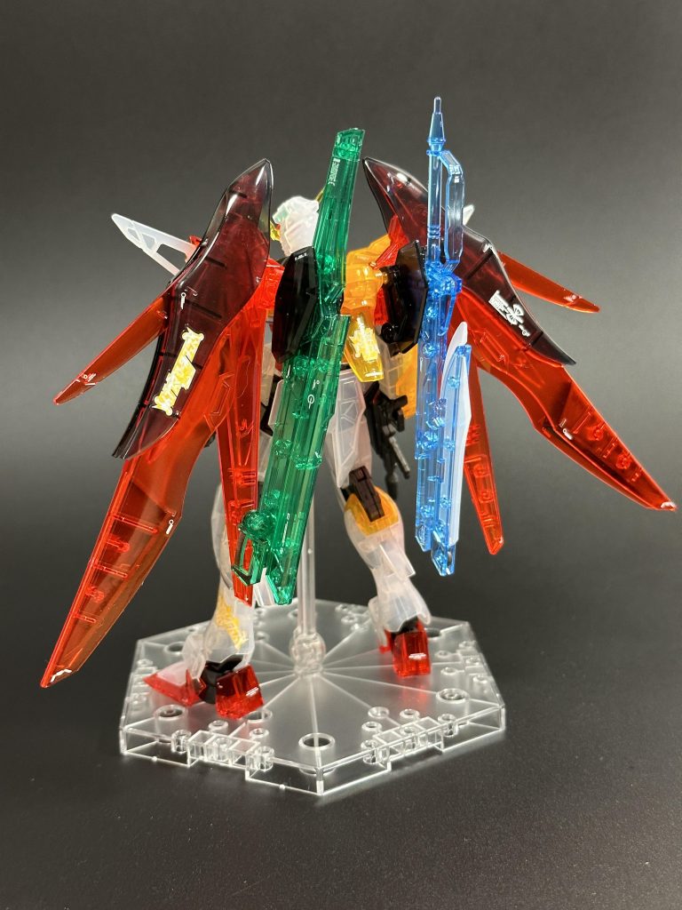 塗装はほぼトップコートだけのお手軽製作でしたが、初めての艶ありコートは難しく今後に向け勉強になりました。