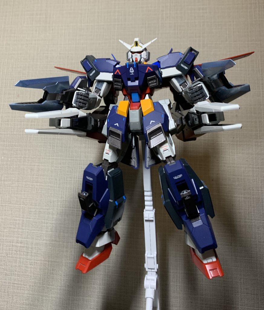 フルグランサAGE系MG相変わらず関節くにゃくにゃですが今回はでかい手持ち武器とかはないので割とストレスはないです。