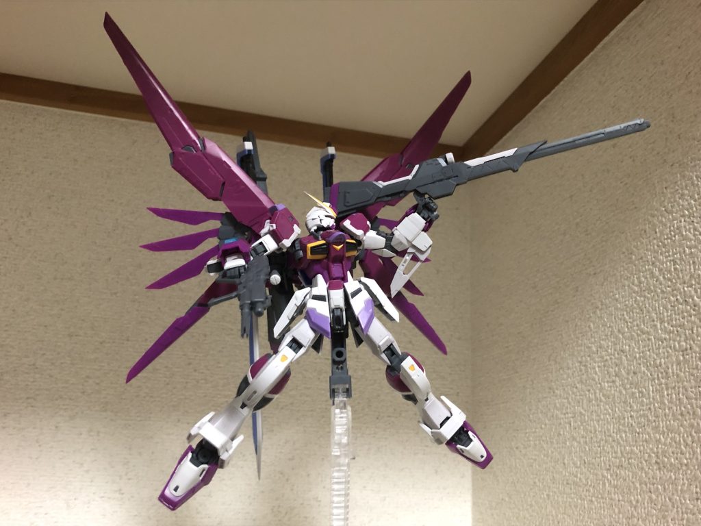 テレスコピックバレル延伸式ビーム砲塔デスティニーインパルスといえばこれな武装。肩撃ちも脇撃ちもなんかオリジナルで手持ち式にも出来たりとかなり万能武装。手持ちは保持力怪しいのと見た目的に肩とか脇から構えた方がかっこいいのであまり使わなさそう。もう少しストックが短かったらよかったんですけどねぇ。ストック短くしてデスティニーの羽をミキシングしてデスティニーインパルスRとかやってる人いるんですかね。