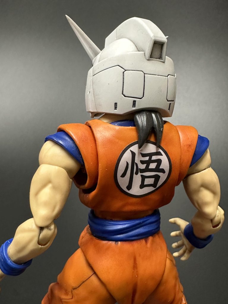 あ、わりーわりー。軽くやったつもりだったけんども、山一個吹っ飛ばしちまった。