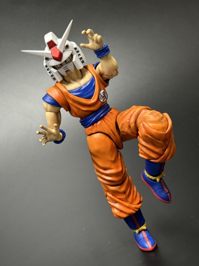 あと、もびるすーつっちゅうもんには金ピカや赤いのもあるんだろ。オラも金ピカや赤いのにはなれっから、な、もびるすーつだろ？