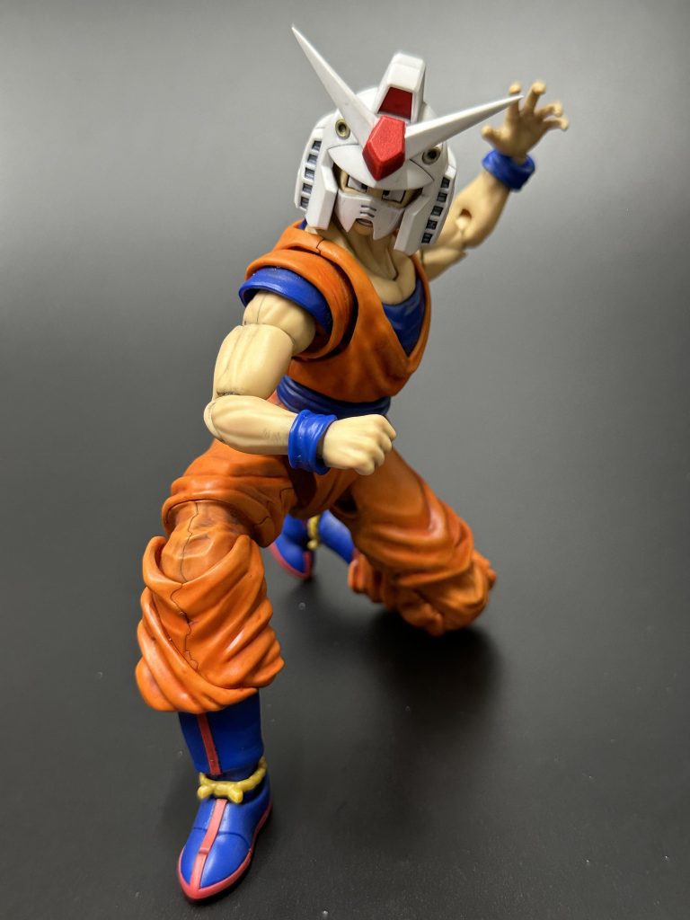 え、オラは「もびるすーつ」じゃねぇって？そんなことねえぞ。オラもビームは出せっぞ！見せてやるよ。