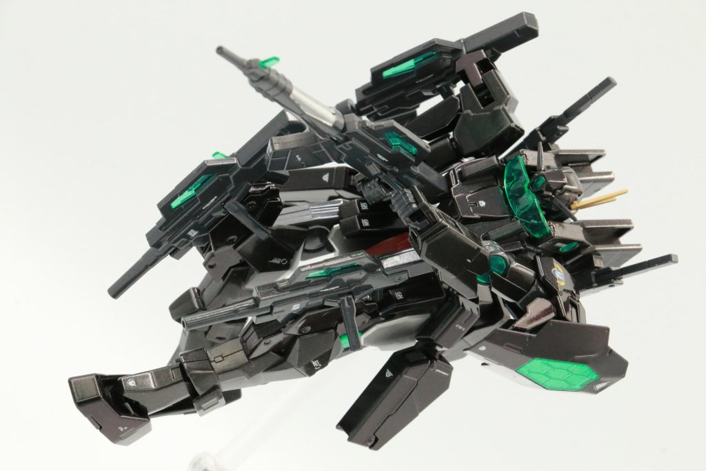 GNビームカービン射撃アクションですメインの黒装甲は偏光塗装にしています。