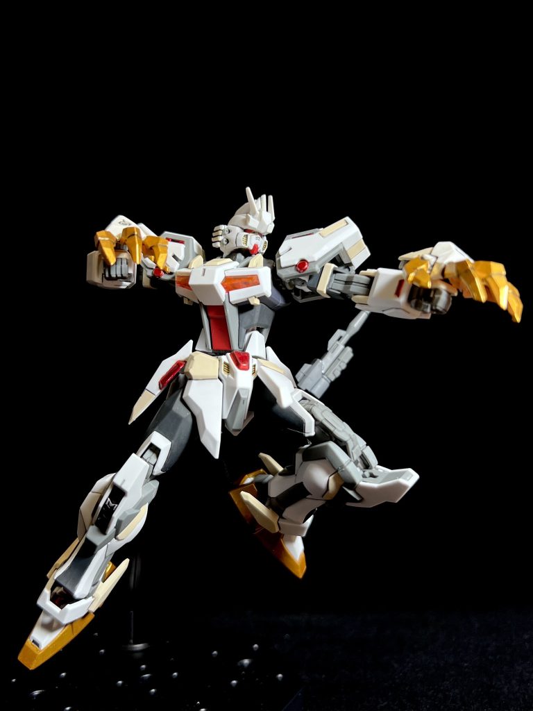 レーザークローは30MSのオプションパーツを加工しています。お手軽にケモノ感が出て良いですね!