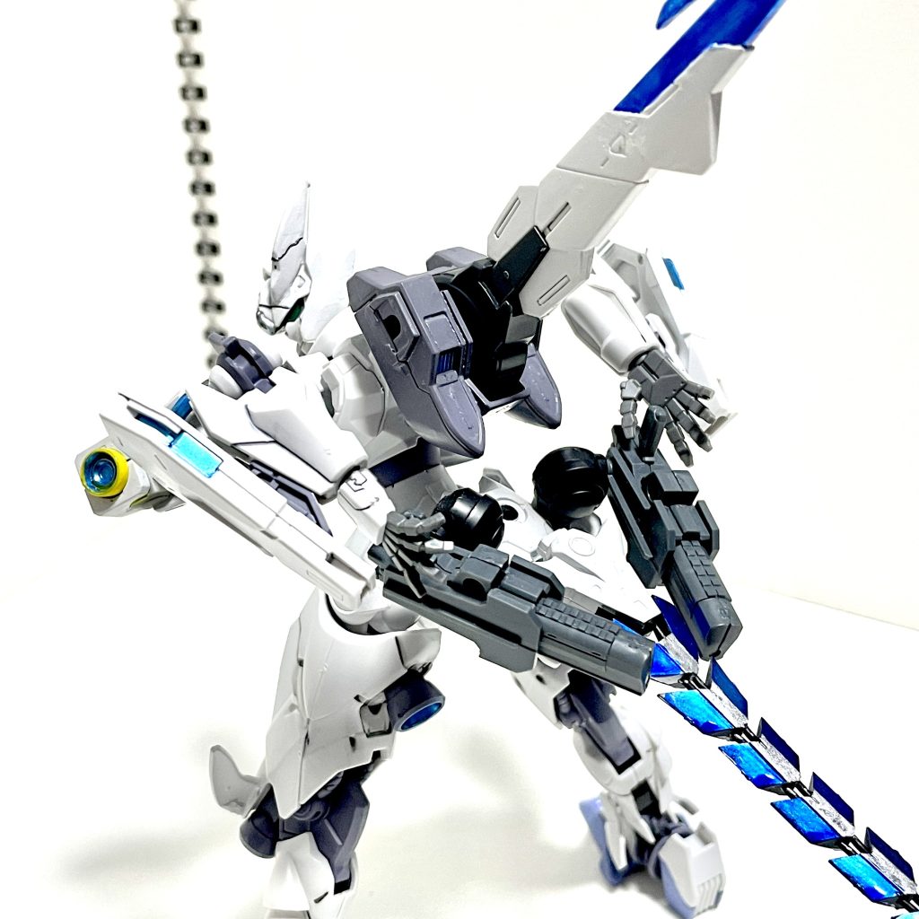 バッ。と腰のホルスターからビームハンドガンを引き抜く！