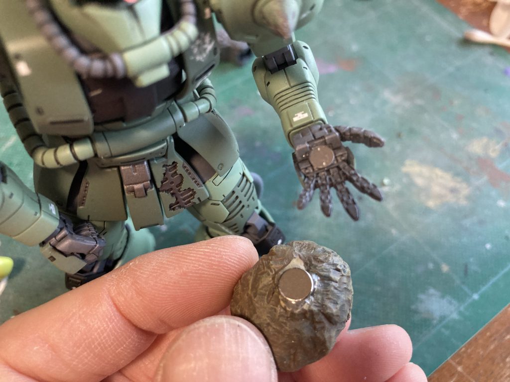 岩はエポパテ削り出し、接続はネオジムで