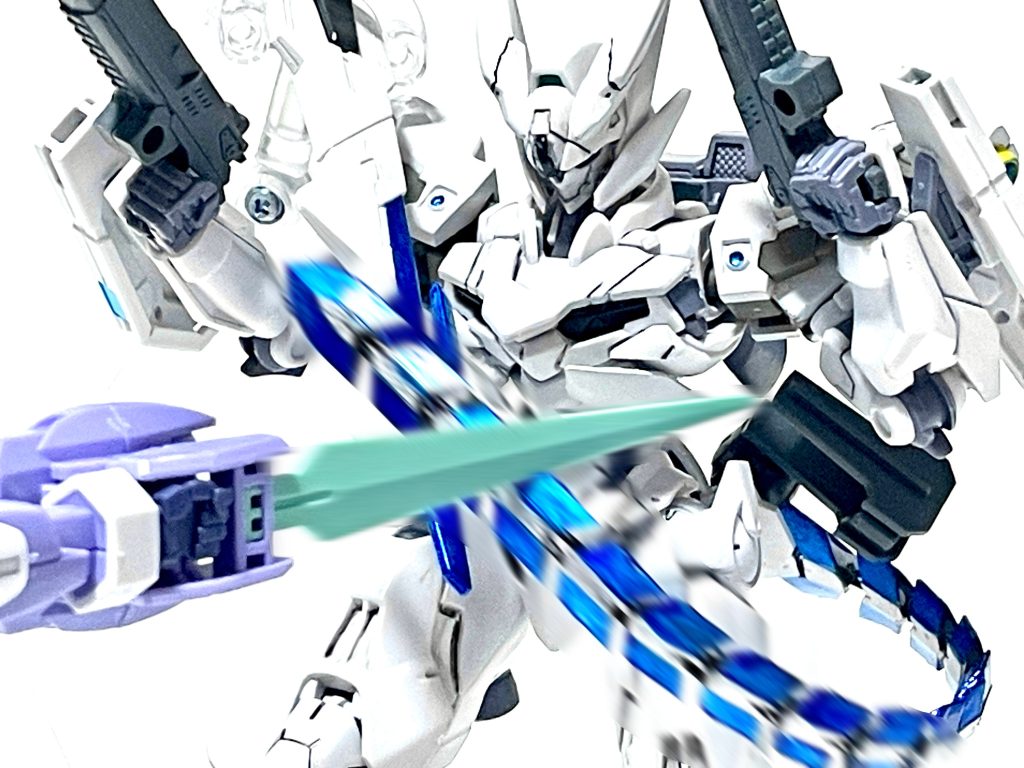 　正中線コクピット狙いのベイオネットの刺突を、　アンカーブレードとフレキシブルダガーで打ち逸らす！