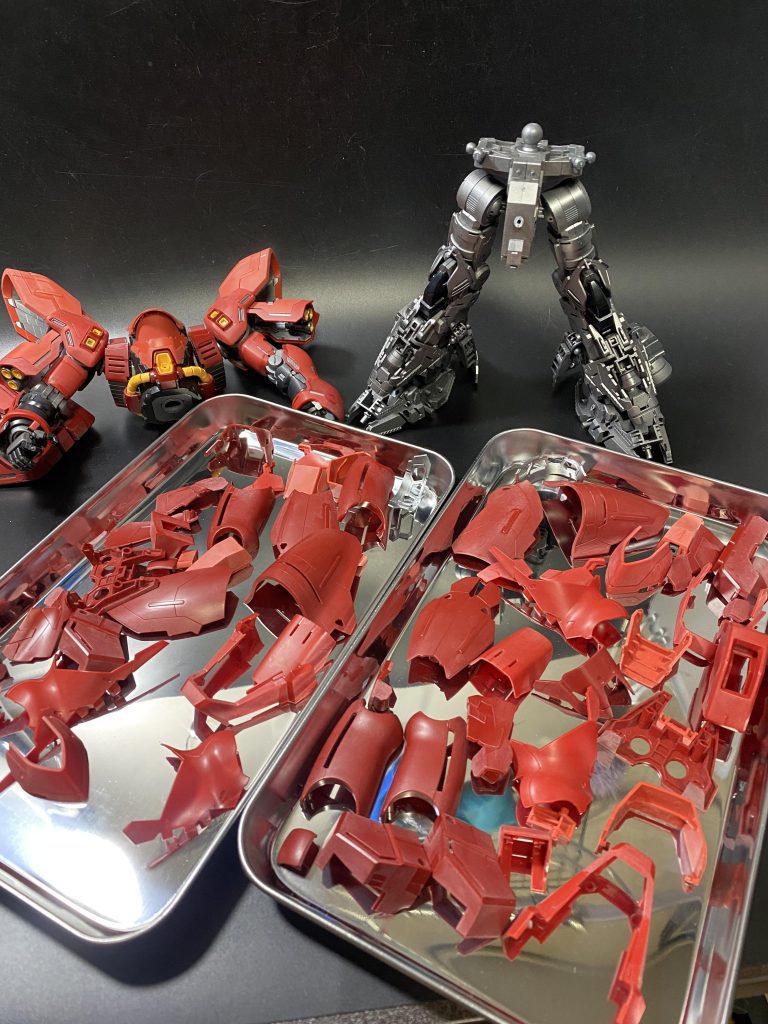パーツが多くて辟易しましたが、なんとか挫けずにやりきりました。